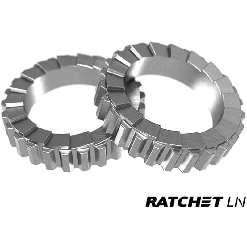 DT Swiss E 1900 wheel 30 mm rim 15 x 110 m BOOST axle 29 inch front-1