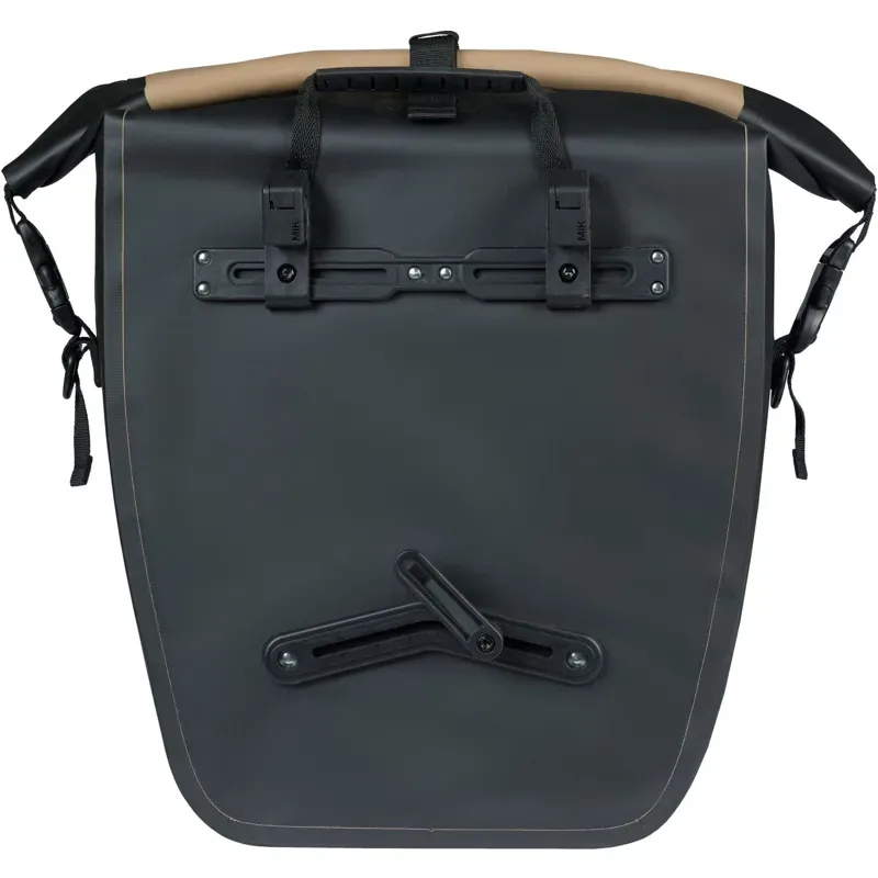 Basil Rivo 25-31l MIK Hooks Single Tarp Bag in Sand/Black-3
