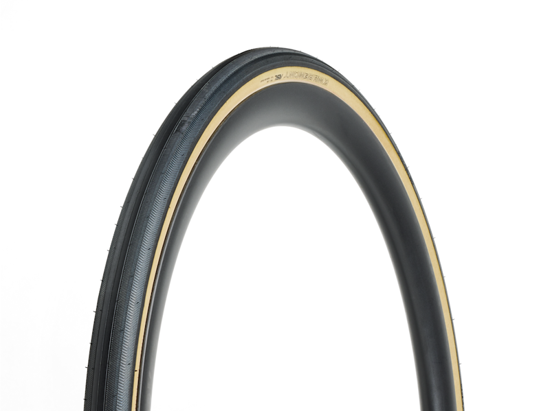Bontrager Kwaremont RSL 700x32c TLR Cotton Road Tire in Black/Tan