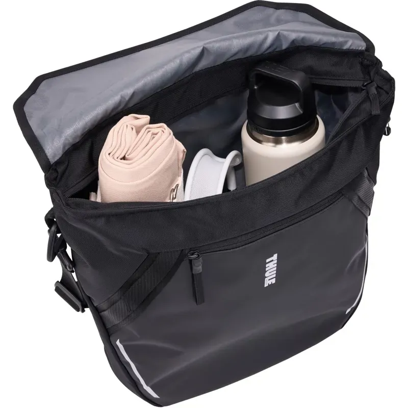 Thule Chasm Courier 22L in Black-3