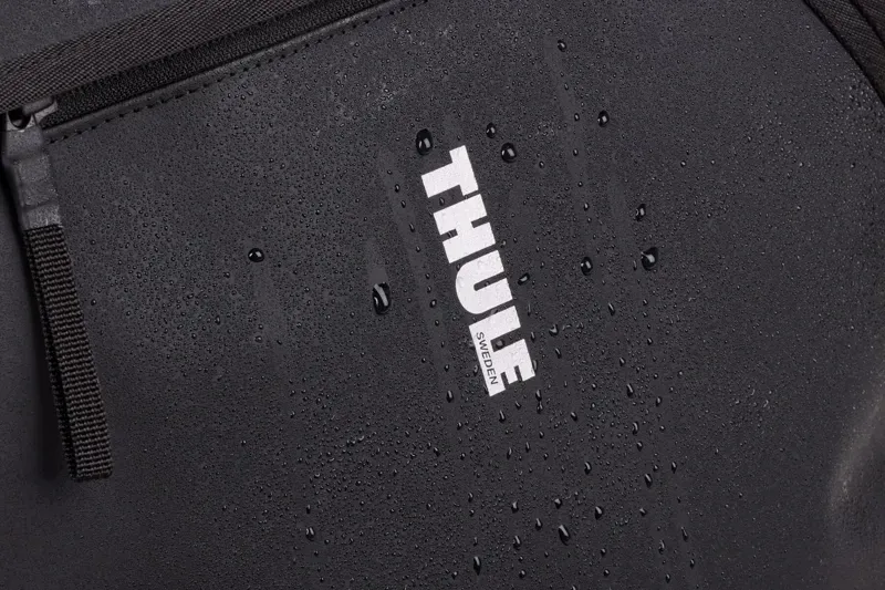 Thule Chasm Courier 22L in Black-5