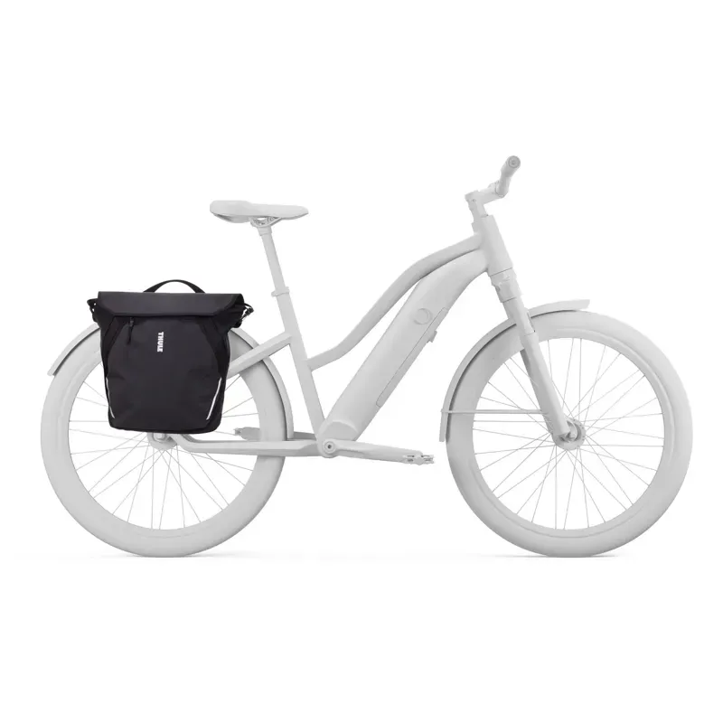 Thule Chasm Courier 22L in Black-6