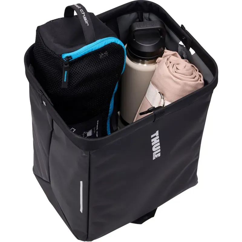 Thule Chasm Courier 22L in Black-10