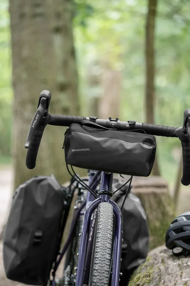 Madison Roam Waterproof 3L Handlebar Bag in black-5