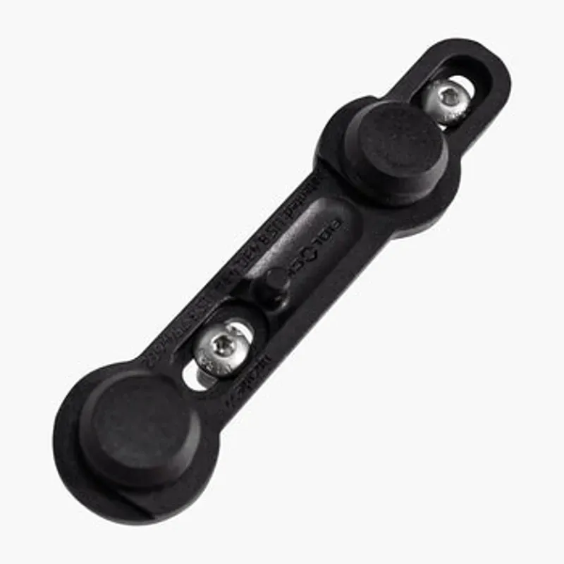 Muc-Off X Fidlock Twist Bottle w/ Bike Base in Pink-5