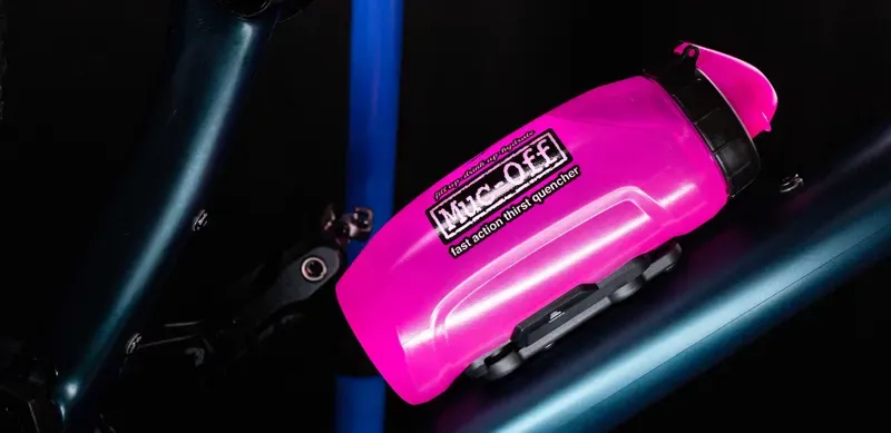 Muc-Off X Fidlock Twist Bottle w/ Bike Base in Pink-6