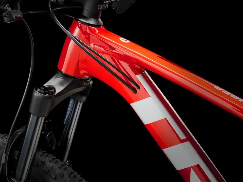 Trek Procaliber 6 Hardtail Mountain Bike In Viper Red/Crimson-4