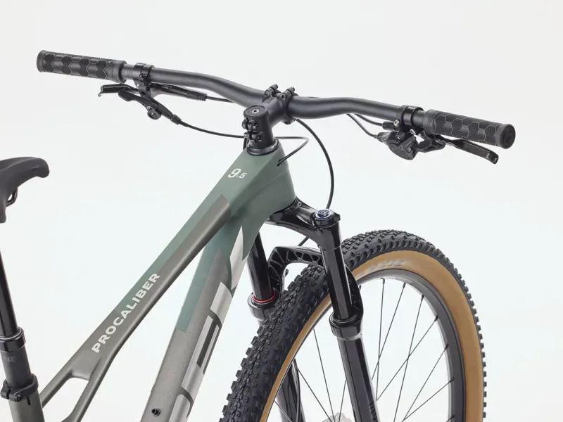 Trek Procaliber 9.5 Gen 3 Hardtail MTB in Matte Keswick Green-2