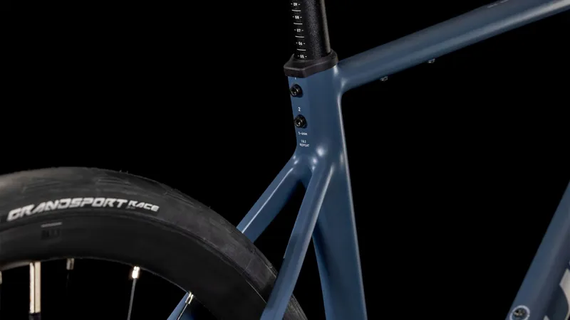 2025 Cube Attain Pro Road Race Bike in Night Flight/Grey-4