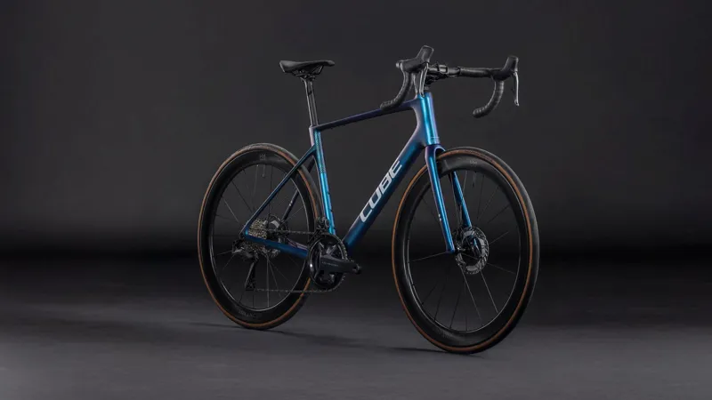 2026 Cube Attain C:62 SLT Road Bike In Shift Mint/White-1