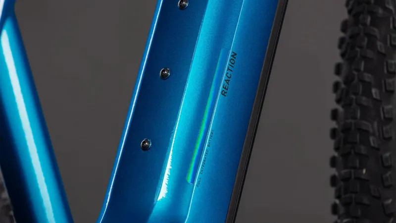 2026 Cube Reaction Hybrid Performance 600 E-MTB in Electric Blue/Dazzle-7