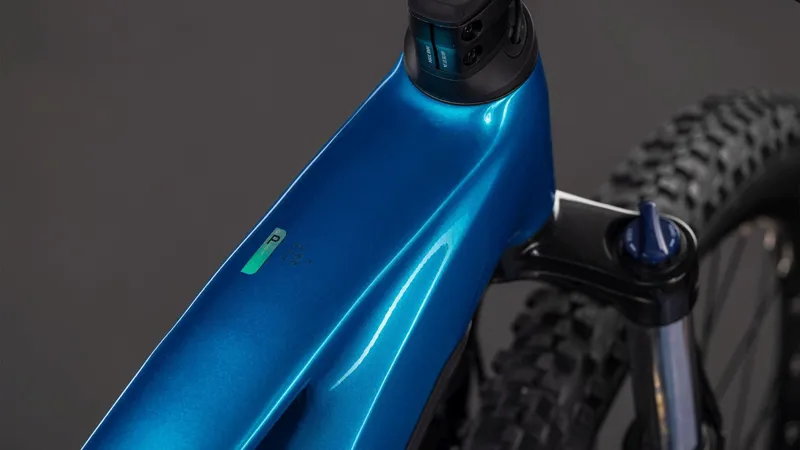 2026 Cube Reaction Hybrid Performance 600 E-MTB in Electric Blue/Dazzle-8