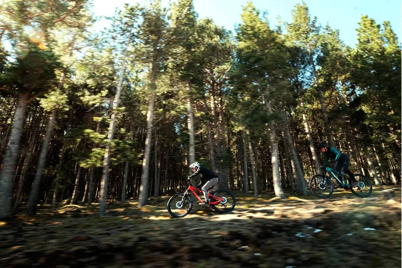 2027 Megamo Reason AIR CRB 07 E-MTB in Amber Orange-8