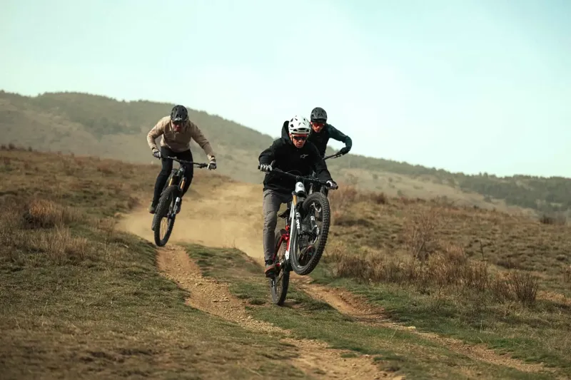 2027 Megamo Reason AL 07 E-MTB in White Red-5