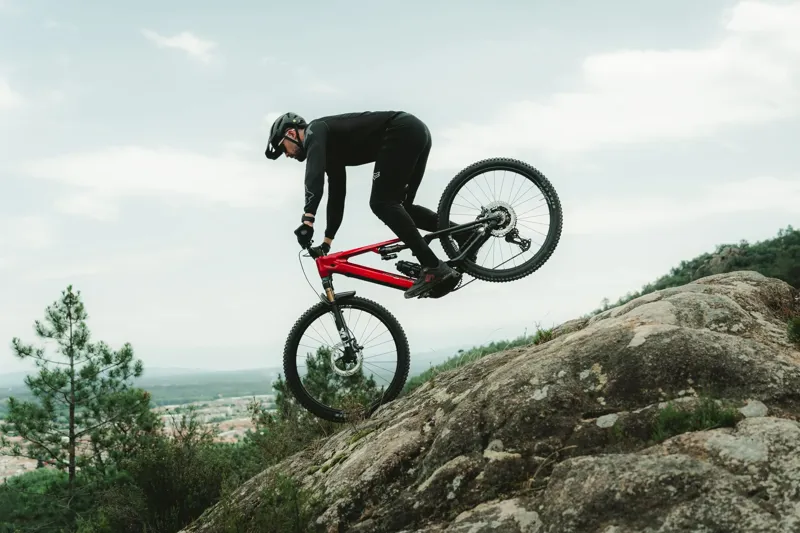 2027 Megamo Ryal 03 AXS E-MTB in RED-6
