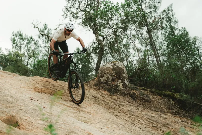 2027 Megamo Ryal 05 E-MTB in Black-6