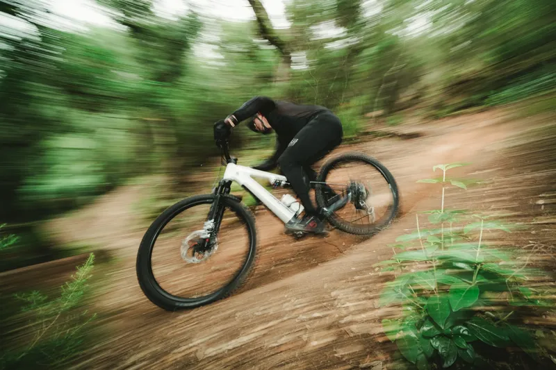 2027 Megamo Ryal 10 E-MTB in White-6