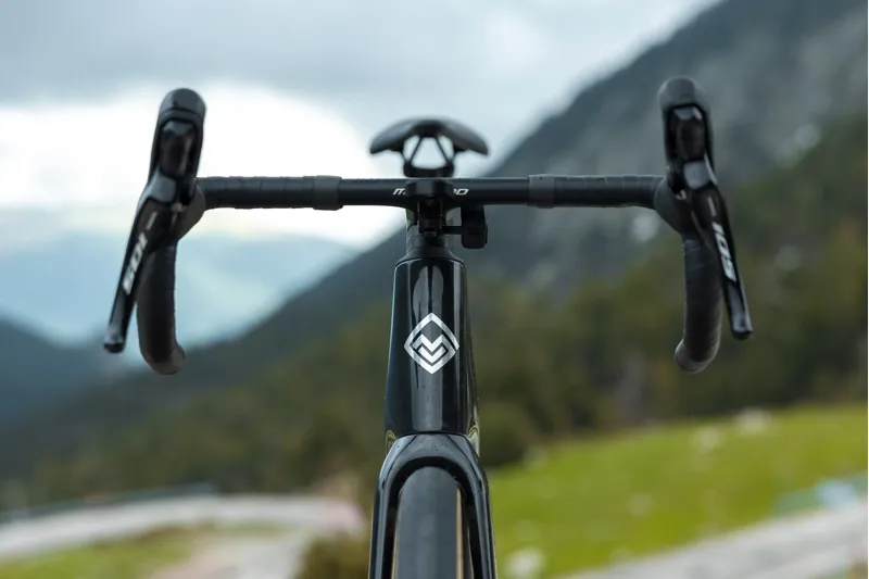 2027 Megamo Upon 15 CW All-Road E-Bike in Black -5