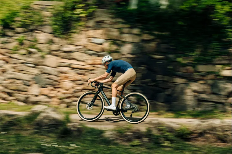 2027 Megamo Upon 15 CW All-Road E-Bike in Black -6