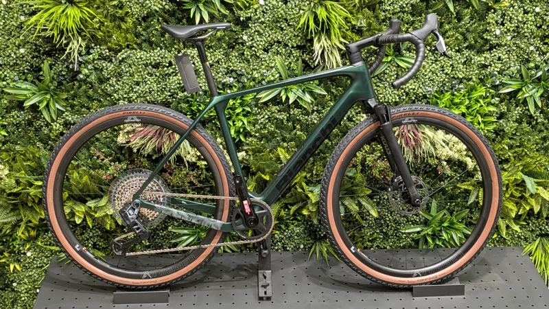 Bianchi Arcadex Pro - Apex/GX eTap AXS Gravel Bike in Celesta Green