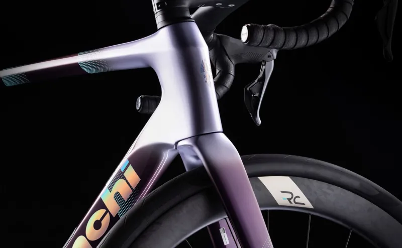 Bianchi Infinito Launch Edition Ultegra All-Rounder Road Bike in Purple Fade-4
