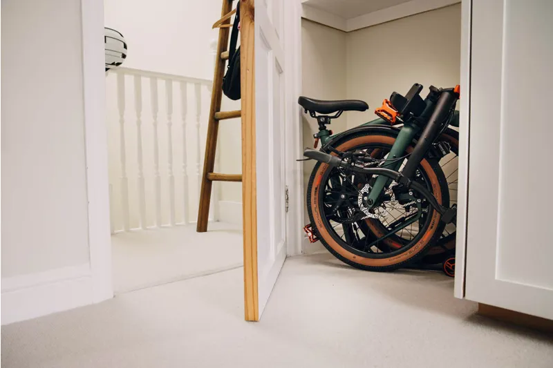 Brompton Electric G Line 4-speed E-Folding Bike in Forest Green-8