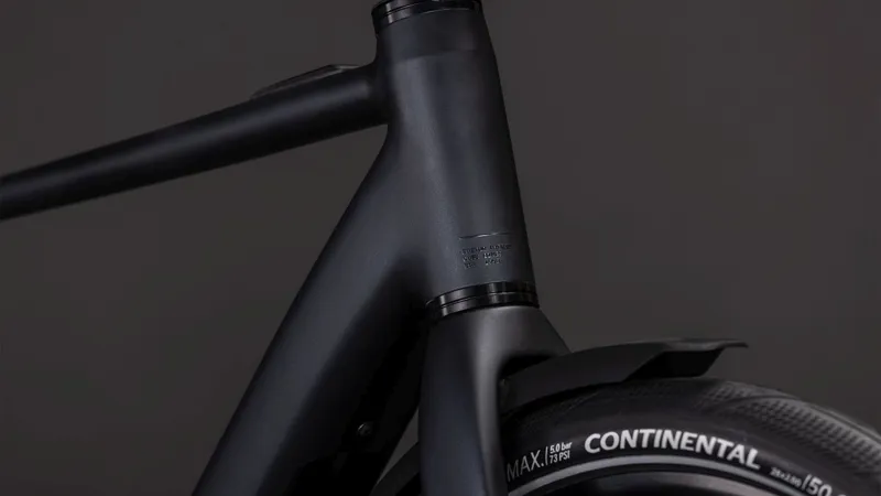 Cube Editor Hybrid Pro 400x FE 2026 E-Bike in Coal/Prism-2