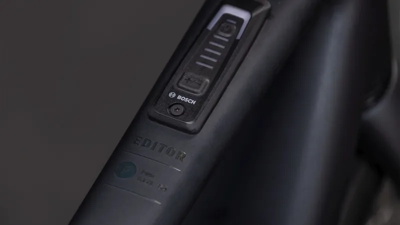 Cube Editor Hybrid Pro 400x FE 2026 E-Bike in Coal/Prism-8