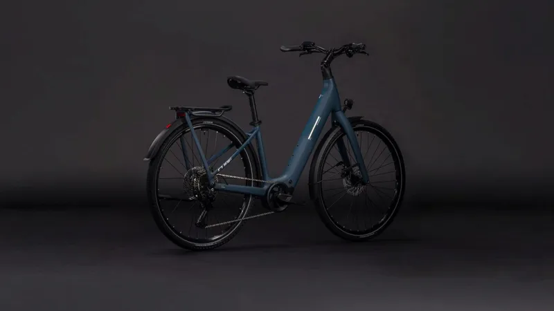Cube Kathmandu Hybrid C:62 Pro 400x Low Step E- Bike in Spectralblue-1