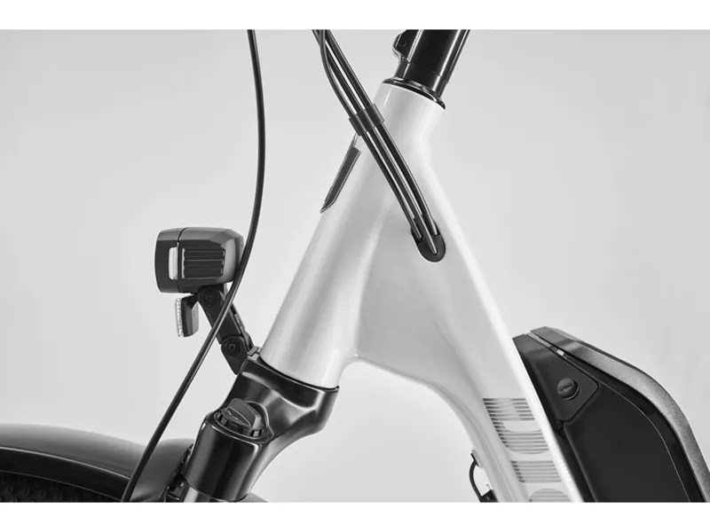 Diamant Zing Trip Core Low-Step Hybrid/City Bike 545Wh in Baumwollweiss White-1