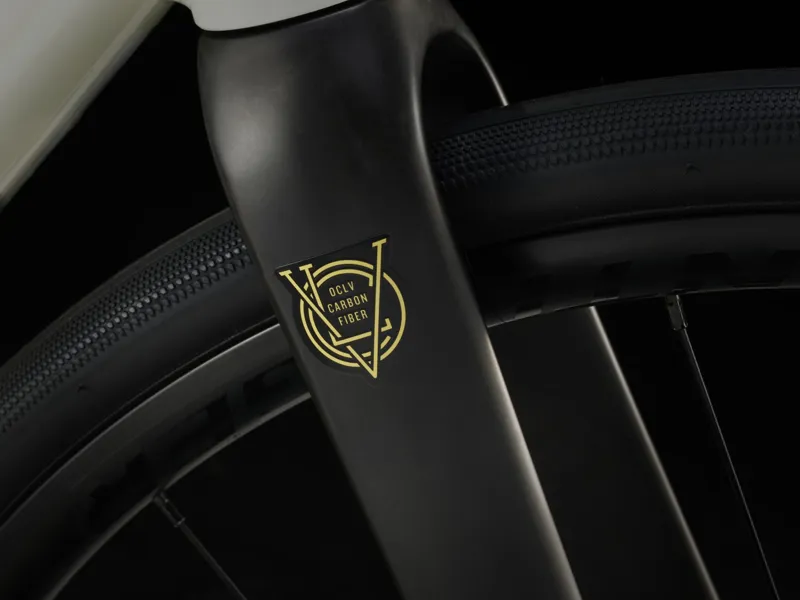 Trek Domane AL 4 Gen 4 Road Bike in Era White-8