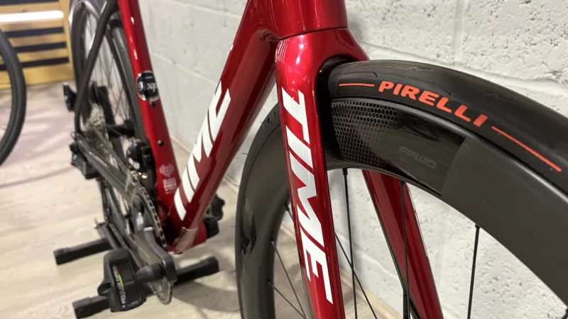 Time ALPE D'HUEZ DISC Custom Build Chroma Red Medium-4