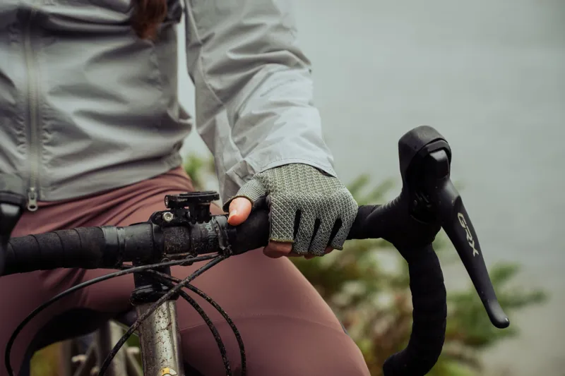 Madison Flux Ergonomix Mitt in Magnesium Grey-3