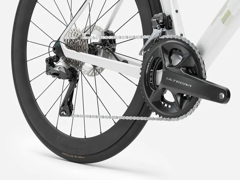 Trek Madone SL 7 Gen 8 Road Bike in Gloss Crystal White/Matte Deep Smoke-5