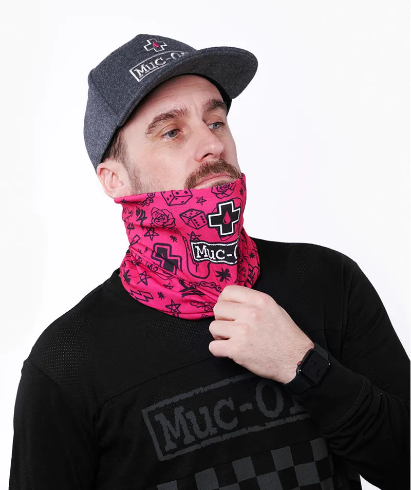 Muc-Off Lightweight Neck Gaiter - Punk Pink-1