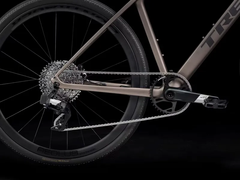 Trek FX Sport 6 Carbon Hybrid Bike 2026 in Bronze Age/Smoke-4