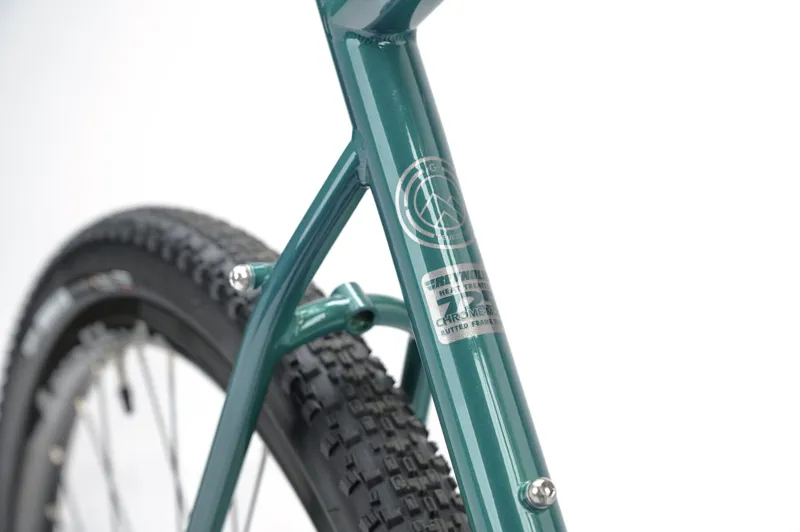 Genesis Croix De Fer 40 Gravel Road Bike in Sterling Gloss Green-3