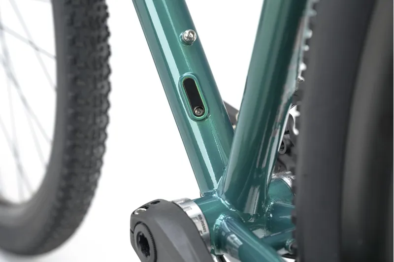 Genesis Croix De Fer 40 Gravel Road Bike in Sterling Gloss Green-10