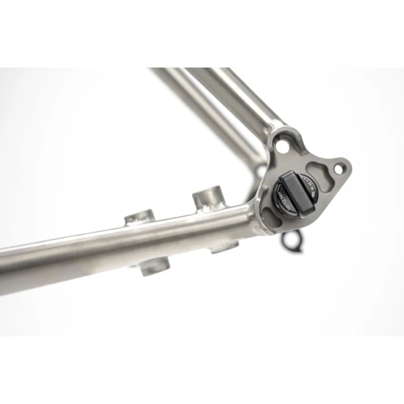 Genesis  Croix De Fer Titanium Frameset Silver-2