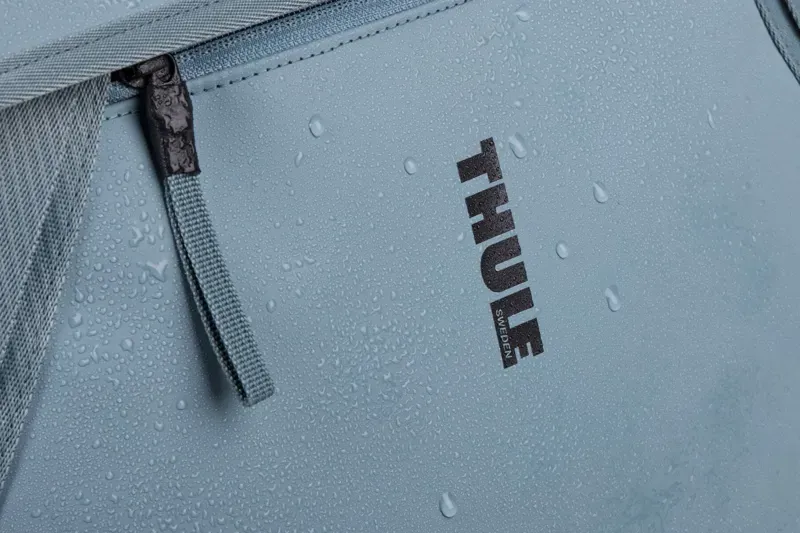 Thule Chasm 22l Inlock Courier Bag in Blue-5