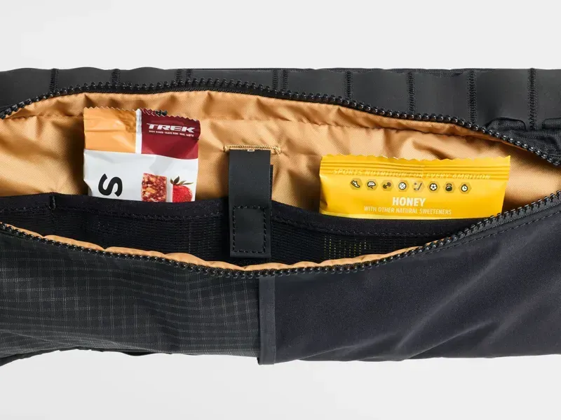 Trek Adventure Frame 2L Bag In Black-2